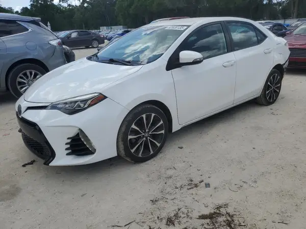 5YFBURHE9HP703275 2017 TOYOTA COROLLA - Image 1