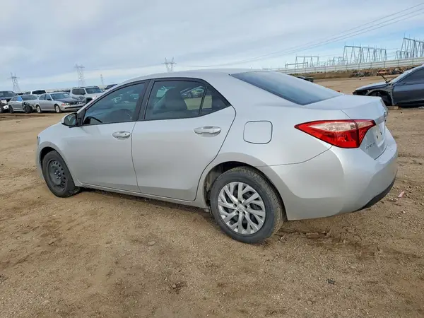 5YFBURHE9HP703423 2017 TOYOTA COROLLA - Image 2