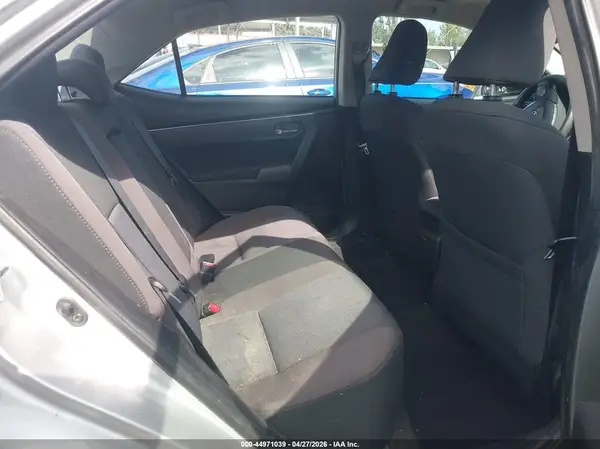 5YFBURHE9HP705043 2017 TOYOTA COROLLA - Image 8