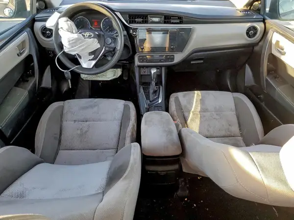 5YFBURHE9HP706533 2017 TOYOTA COROLLA - Image 8