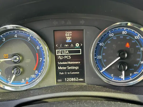 5YFBURHE9HP707150 2017 TOYOTA COROLLA - Image 8