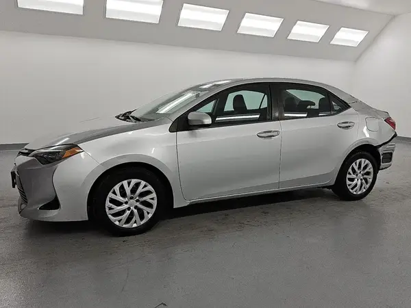 5YFBURHE9HP707522 2017 TOYOTA COROLLA - Image 1