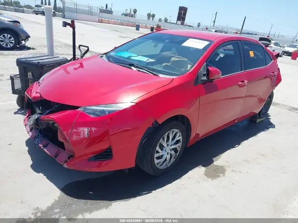 5YFBURHE9HP707584 2017 TOYOTA COROLLA - Image 2