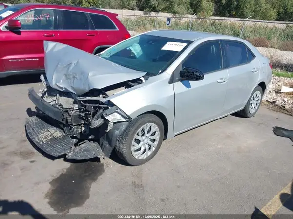 5YFBURHE9HP710288 2017 TOYOTA COROLLA - Image 2