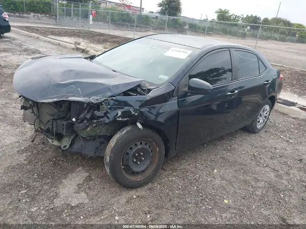 5YFBURHE9HP710355 2017 TOYOTA COROLLA - Image 2
