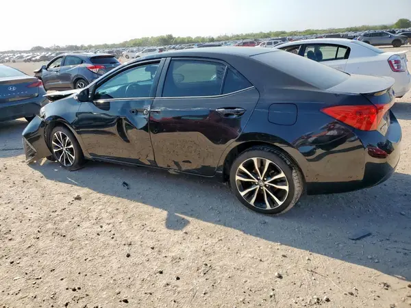5YFBURHE9HP713949 2017 TOYOTA COROLLA - Image 2