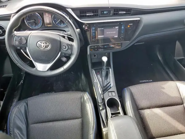 5YFBURHE9HP713949 2017 TOYOTA COROLLA - Image 8