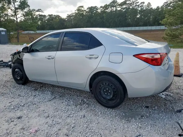 5YFBURHE9HP714776 2017 TOYOTA COROLLA - Image 2