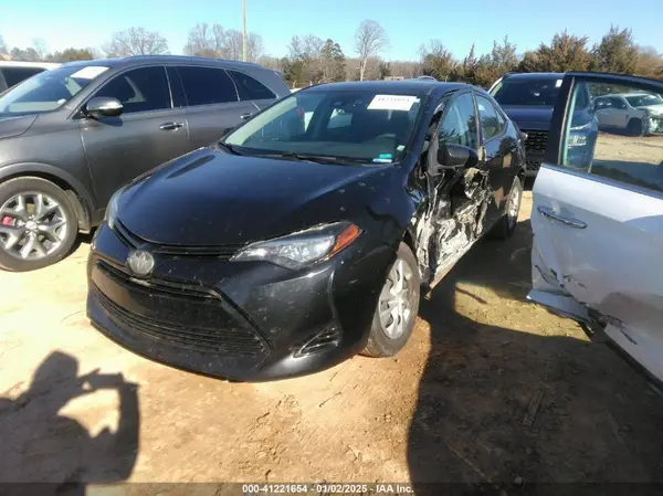 5YFBURHE9HP716558 2017 TOYOTA COROLLA - Image 2