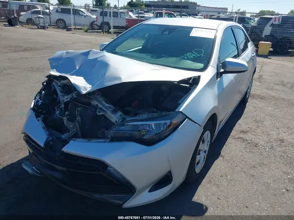 5YFBURHE9HP717371 2017 TOYOTA COROLLA - Image 2