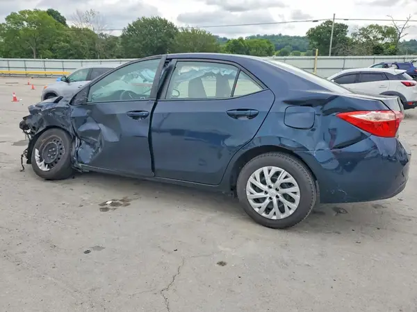 5YFBURHE9HP717807 2017 TOYOTA COROLLA - Image 2