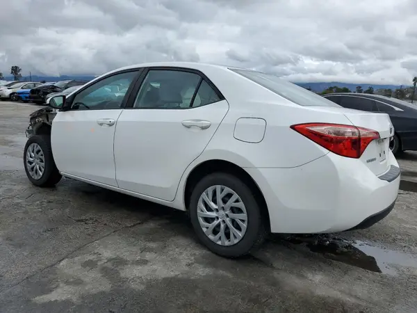 5YFBURHE9HP718083 2017 TOYOTA COROLLA - Image 2