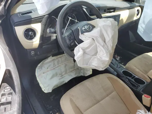 5YFBURHE9HP718360 2017 TOYOTA COROLLA - Image 8