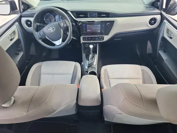 5YFBURHE9HP718598 2017 TOYOTA COROLLA - Image 8
