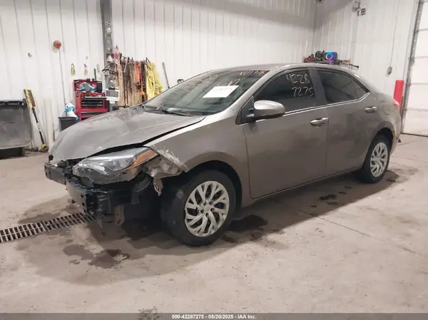 5YFBURHE9HP719136 2017 TOYOTA COROLLA - Image 2