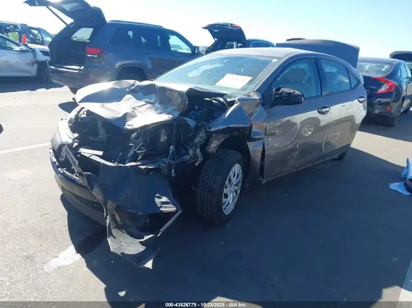 5YFBURHE9HP719668 2017 TOYOTA COROLLA - Image 2