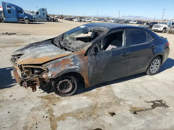 5YFBURHE9HP722389 2017 TOYOTA COROLLA - Image 1
