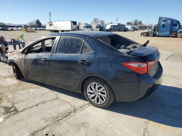 5YFBURHE9HP722389 2017 TOYOTA COROLLA - Image 2