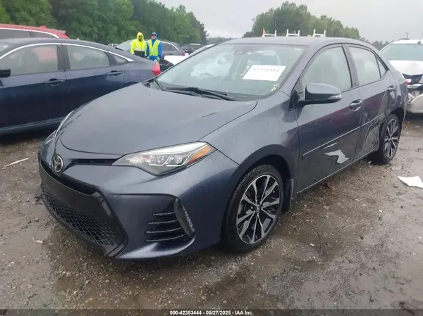 5YFBURHE9HP723669 2017 TOYOTA COROLLA - Image 2