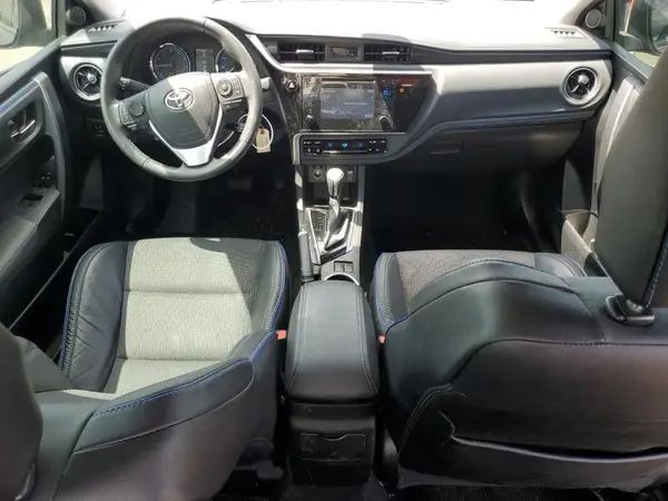 5YFBURHE9HP724658 2017 TOYOTA COROLLA - Image 8