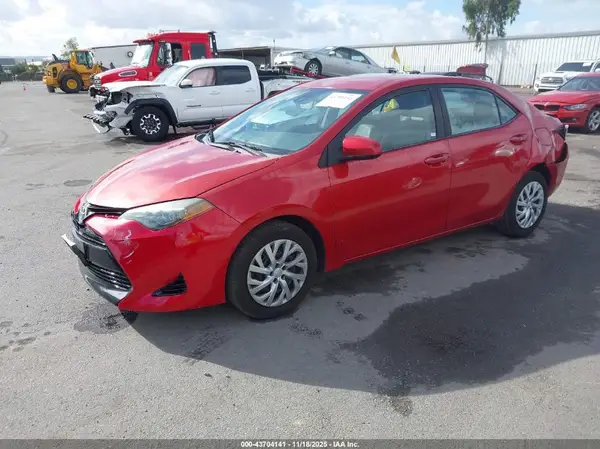 5YFBURHE9HP726605 2017 TOYOTA COROLLA - Image 2