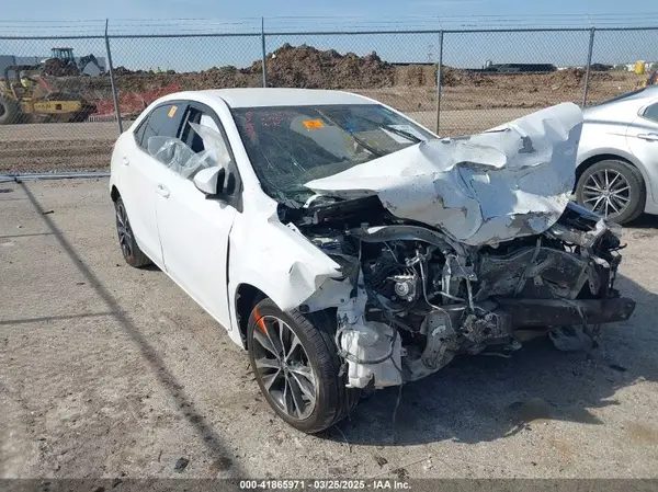 5YFBURHE9HP726636 2017 TOYOTA COROLLA - Image 1
