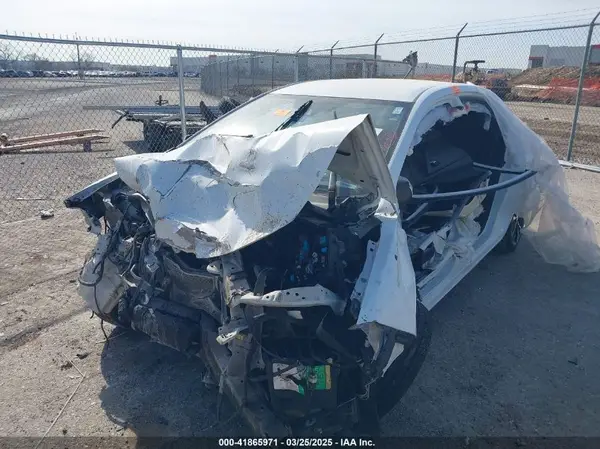 5YFBURHE9HP726636 2017 TOYOTA COROLLA - Image 2