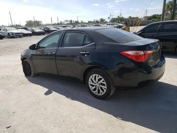 5YFBURHE9HP730945 2017 TOYOTA COROLLA - Image 2