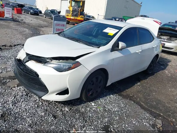 5YFBURHE9HP731030 2017 TOYOTA COROLLA - Image 2