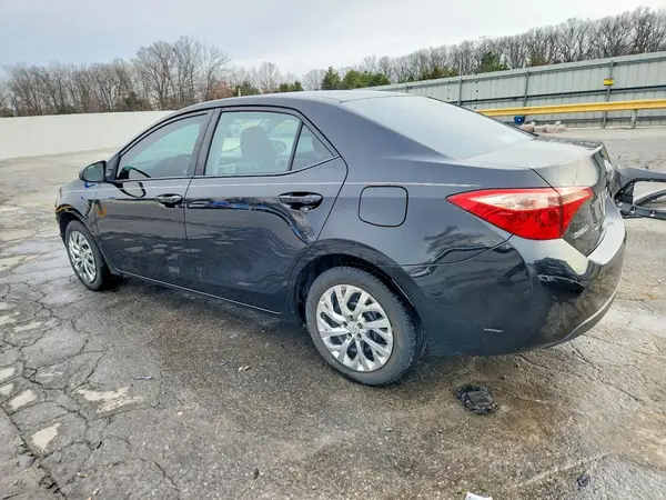 5YFBURHE9HP731691 2017 TOYOTA COROLLA - Image 2
