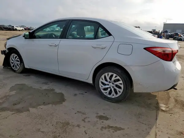 5YFBURHE9HP734283 2017 TOYOTA COROLLA - Image 2