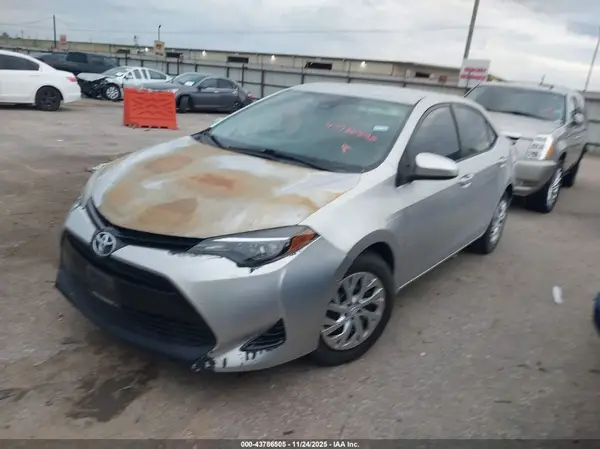 5YFBURHE9HP734543 2017 TOYOTA COROLLA - Image 2