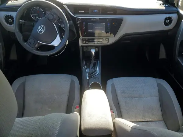 5YFBURHE9HP734557 2017 TOYOTA COROLLA - Image 8