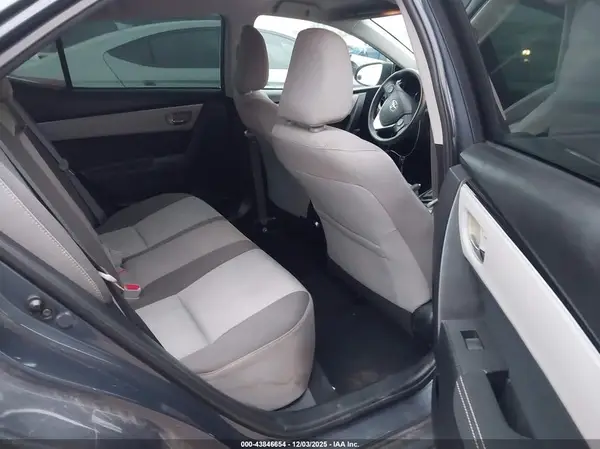 5YFBURHE9HP735725 2017 TOYOTA COROLLA - Image 8