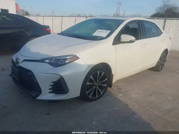5YFBURHE9HP736146 2017 TOYOTA COROLLA - Image 2