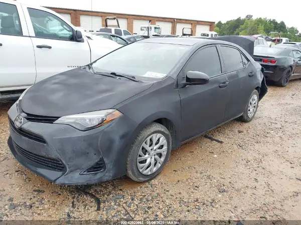 5YFBURHE9HP737328 2017 TOYOTA COROLLA - Image 2