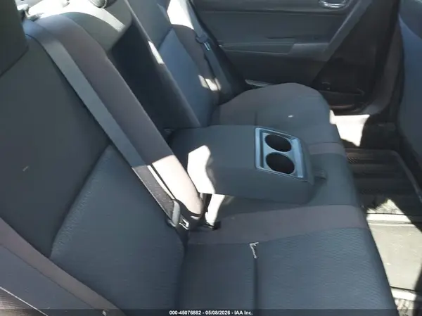 5YFBURHE9JP739327 2018 TOYOTA COROLLA - Image 8