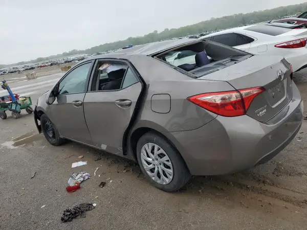 5YFBURHE9JP739442 2018 TOYOTA COROLLA - Image 2