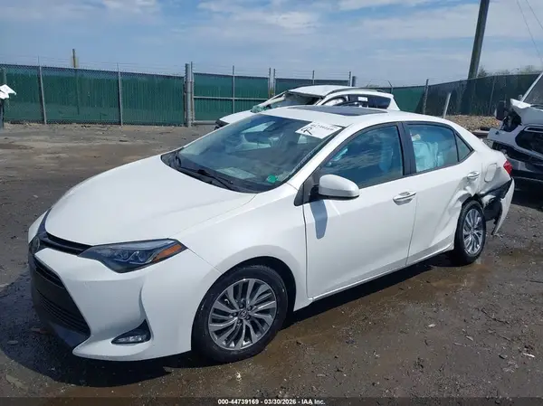5YFBURHE9JP740817 2018 TOYOTA COROLLA - Image 2