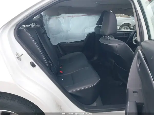 5YFBURHE9JP740817 2018 TOYOTA COROLLA - Image 8