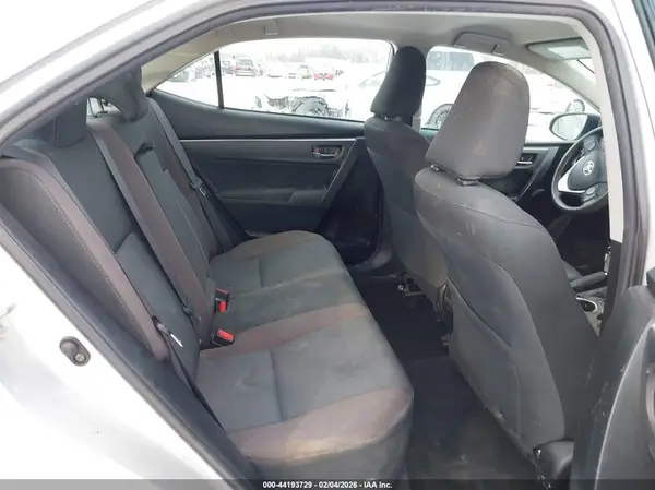 5YFBURHE9JP742521 2018 TOYOTA COROLLA - Image 8