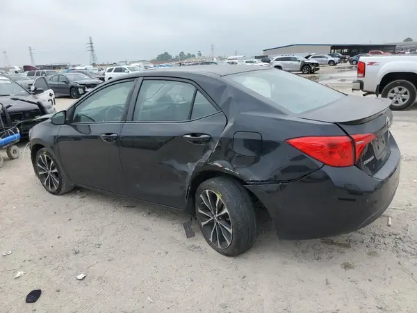 5YFBURHE9JP743829 2018 TOYOTA COROLLA - Image 2