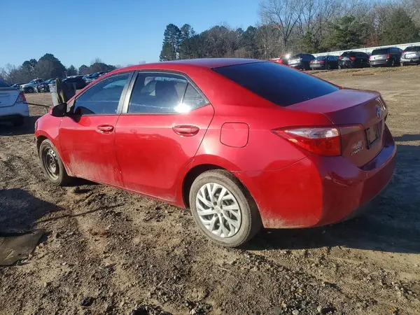 5YFBURHE9JP747184 2018 TOYOTA COROLLA - Image 2