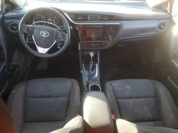 5YFBURHE9JP747184 2018 TOYOTA COROLLA - Image 8