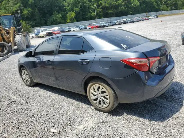 5YFBURHE9JP748075 2018 TOYOTA COROLLA - Image 2