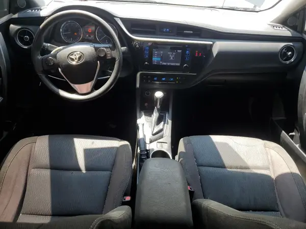 5YFBURHE9JP748075 2018 TOYOTA COROLLA - Image 8