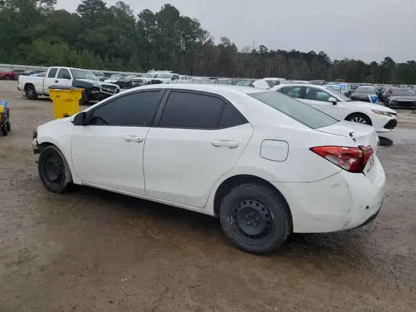 5YFBURHE9JP748254 2018 TOYOTA COROLLA - Image 2