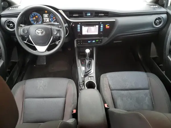 5YFBURHE9JP748609 2018 TOYOTA COROLLA - Image 8