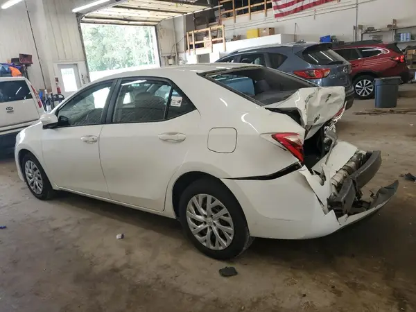 5YFBURHE9JP750036 2018 TOYOTA COROLLA - Image 2