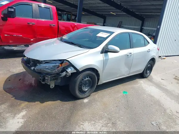 5YFBURHE9JP750442 2018 TOYOTA COROLLA - Image 2